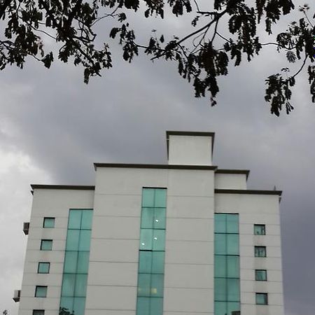 Hotel Planet Mount Chennai Exterior photo